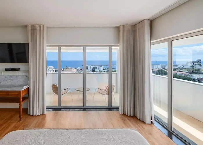 Pdl Skyscape Premium Duplex * Ponta Delgada